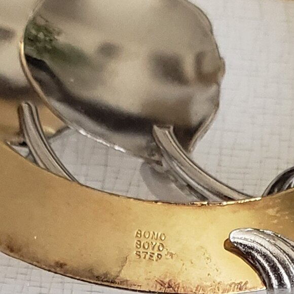 1970-s BOND BOYD VINTAGE VERMEL AND WHITE STERLING SILVER LILY BROOCH - Picture 4 of 7